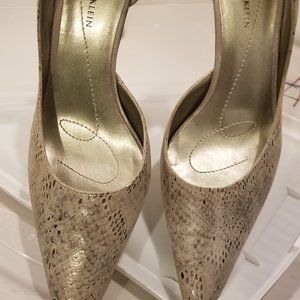 4/$20 Anne Klein gold colored heels